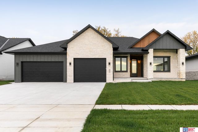 3650 Wilderness Hills Boulevard, Lincoln, NE 68516