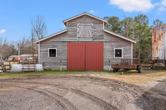 795 Dog Bluff Rd., Galivants Ferry, SC 29544