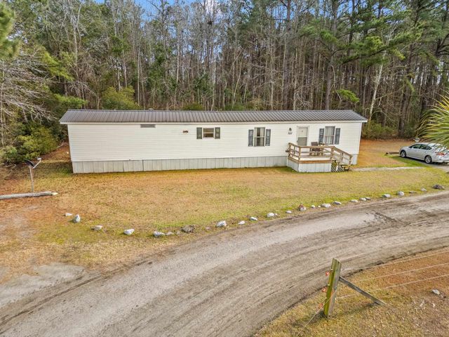 795 Dog Bluff Rd., Galivants Ferry, SC 29544