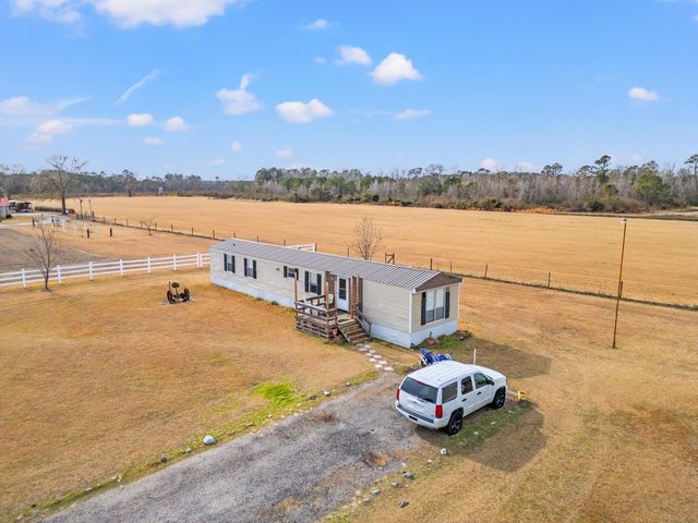 795 Dog Bluff Rd., Galivants Ferry, SC 29544
