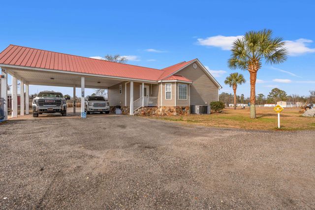 795 Dog Bluff Rd., Galivants Ferry, SC 29544