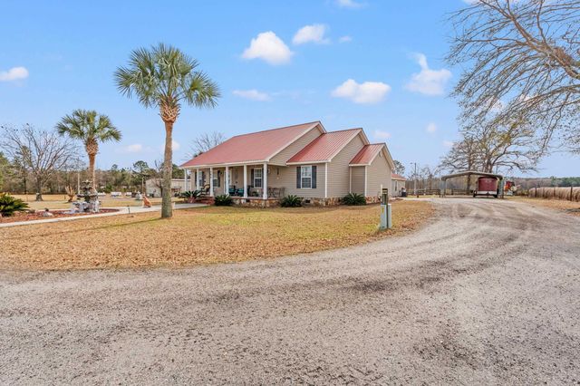 795 Dog Bluff Rd., Galivants Ferry, SC 29544