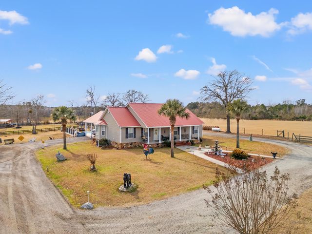 795 Dog Bluff Rd., Galivants Ferry, SC 29544