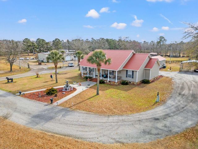 795 Dog Bluff Rd., Galivants Ferry, SC 29544