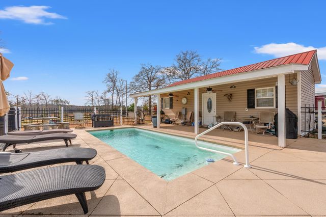 795 Dog Bluff Rd., Galivants Ferry, SC 29544