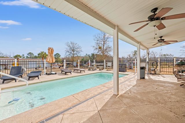 795 Dog Bluff Rd., Galivants Ferry, SC 29544