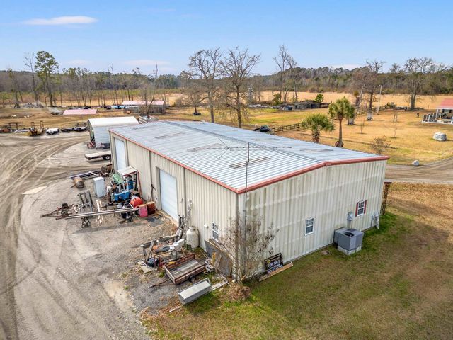 795 Dog Bluff Rd., Galivants Ferry, SC 29544