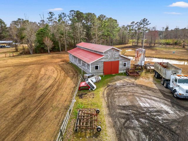795 Dog Bluff Rd., Galivants Ferry, SC 29544