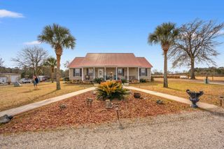 795 Dog Bluff Rd., Galivants Ferry, SC 29544
