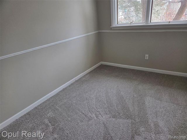 164 Spring Park, Walled Lake, MI 48390