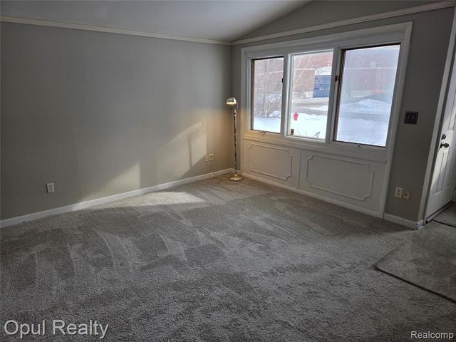 164 Spring Park, Walled Lake, MI 48390