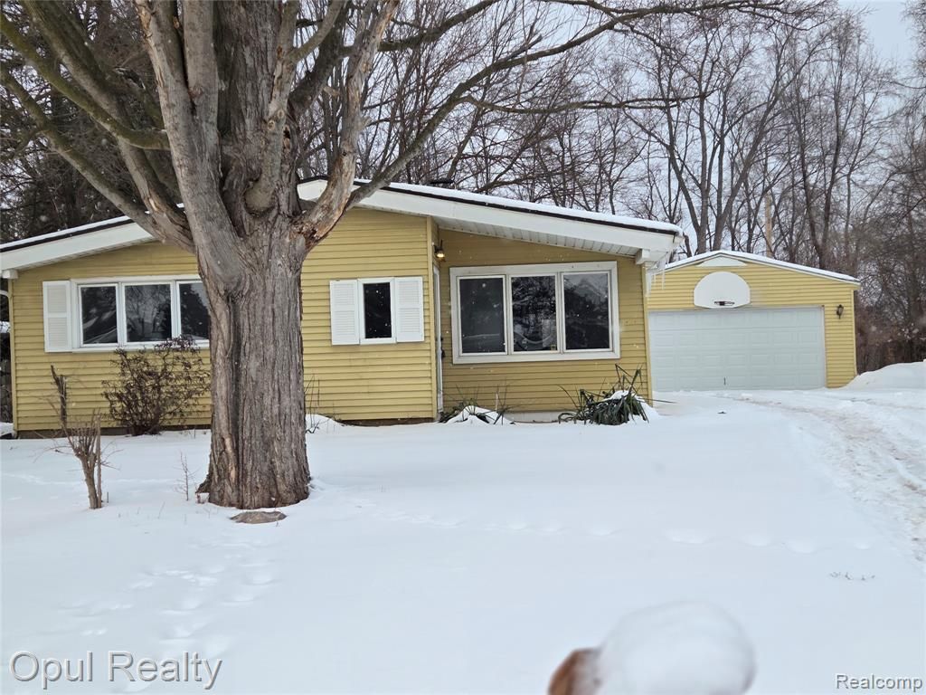 164 Spring Park, Walled Lake, MI 48390