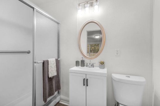 328 Creekview Meadows Drive, Springtown, TX 76082