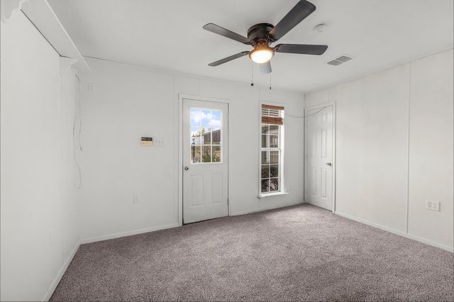 328 Creekview Meadows Drive, Springtown, TX 76082