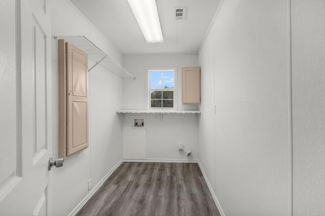 328 Creekview Meadows Drive, Springtown, TX 76082