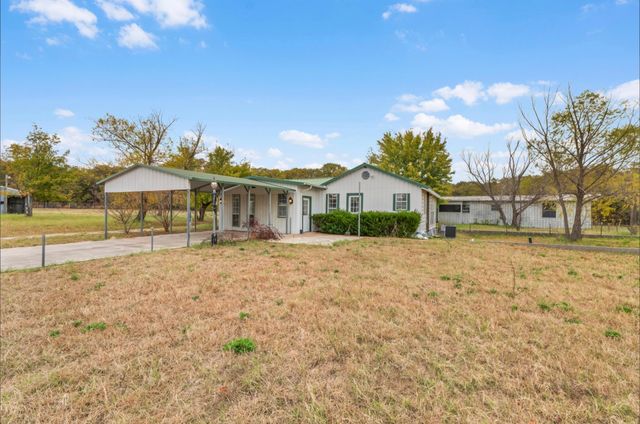 328 Creekview Meadows Drive, Springtown, TX 76082