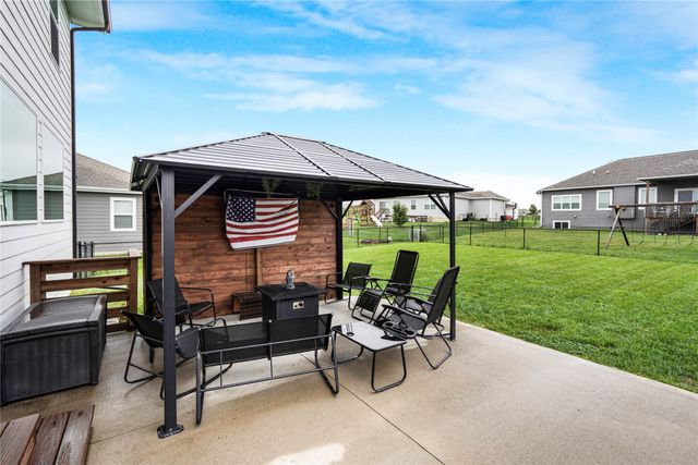 1425 NE Poplar Court, Grimes, IA 50111