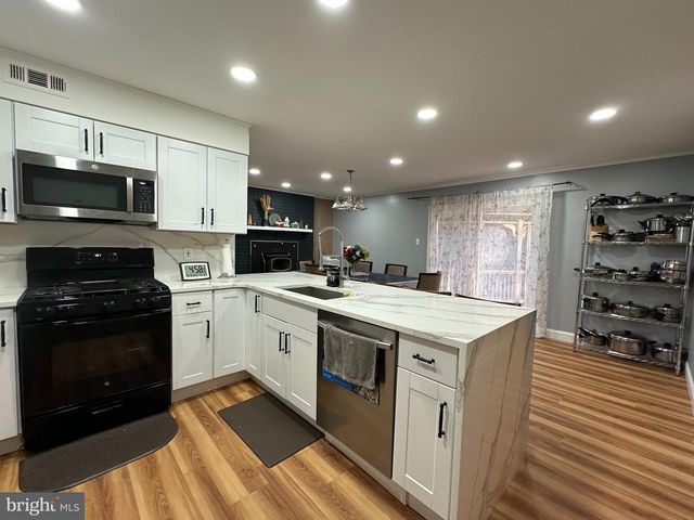 2345 CORKERY LN, Williamstown, NJ 08094