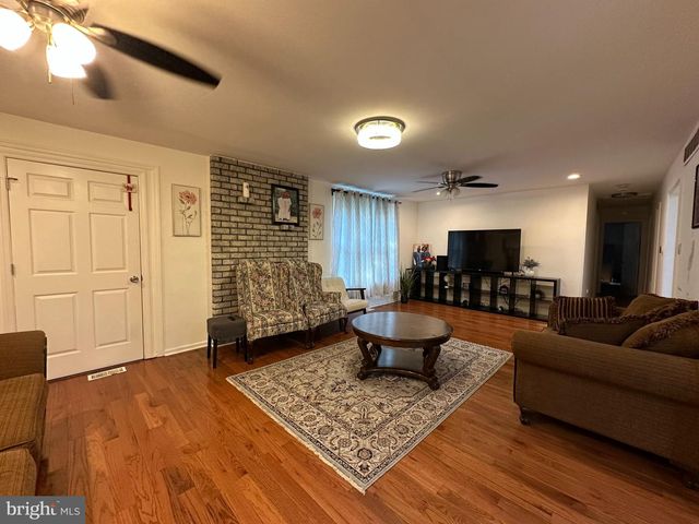 2345 CORKERY LN, Williamstown, NJ 08094