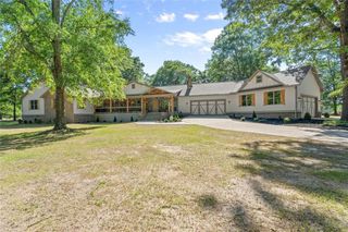 298 P J Roberts Road, Jefferson, GA 30549