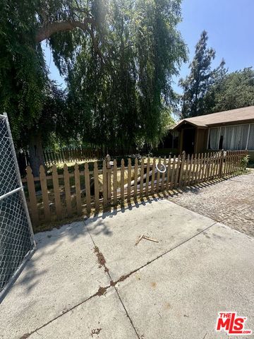 6325 Klump Avenue, North Hollywood, CA 91606