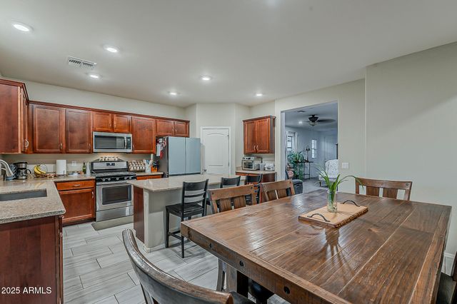 17170 W BUTLER Avenue, Waddell, AZ 85355