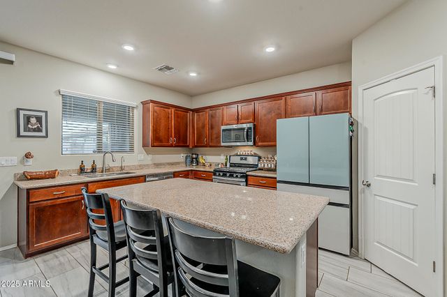 17170 W BUTLER Avenue, Waddell, AZ 85355