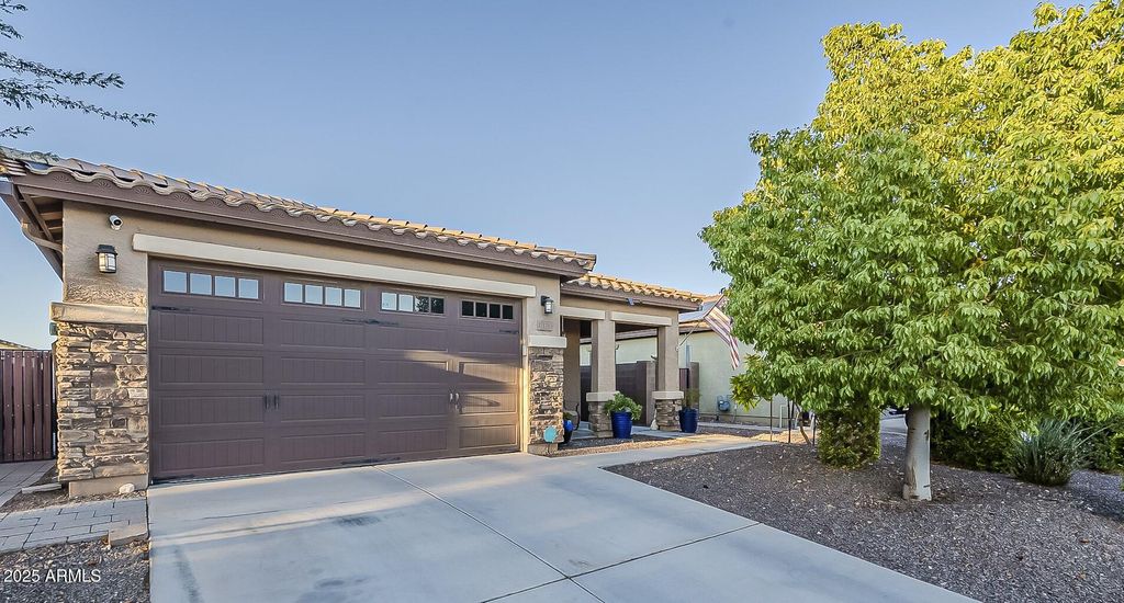 17170 W BUTLER Avenue, Waddell, AZ 85355