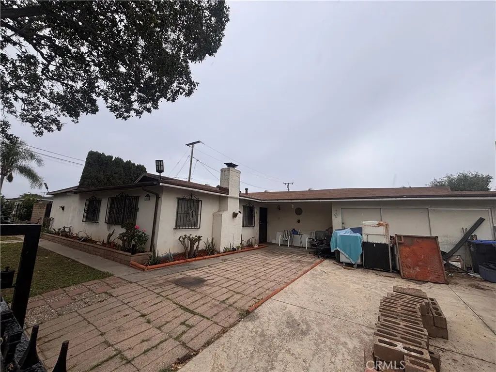 1638 W Pine street, Santa Ana, CA 92703