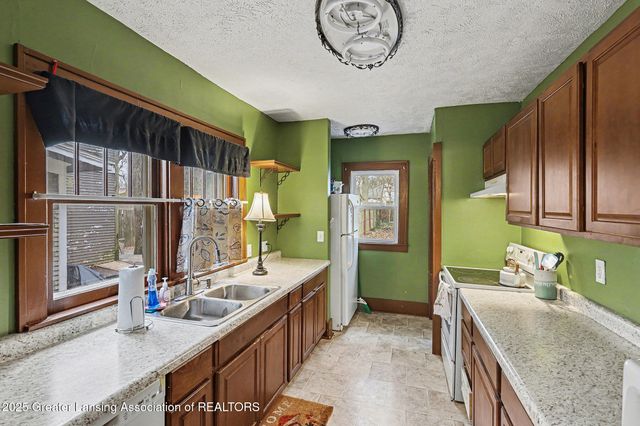 512 Shepard Street, Lansing, MI 48912