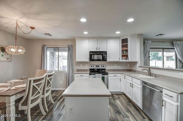 10964 W TAFT Street, Phoenix, AZ 85037