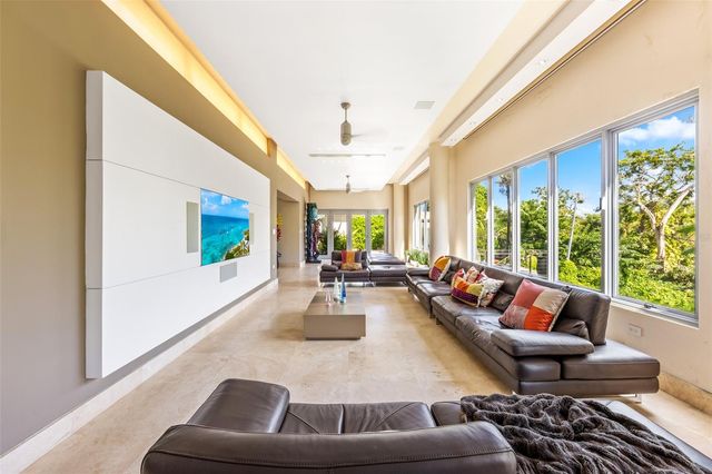 1665 PLAYERA, San Juan, PR 00927