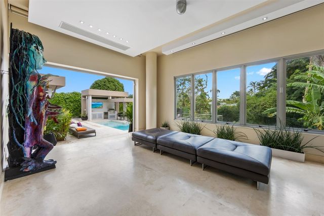 1665 PLAYERA, San Juan, PR 00927