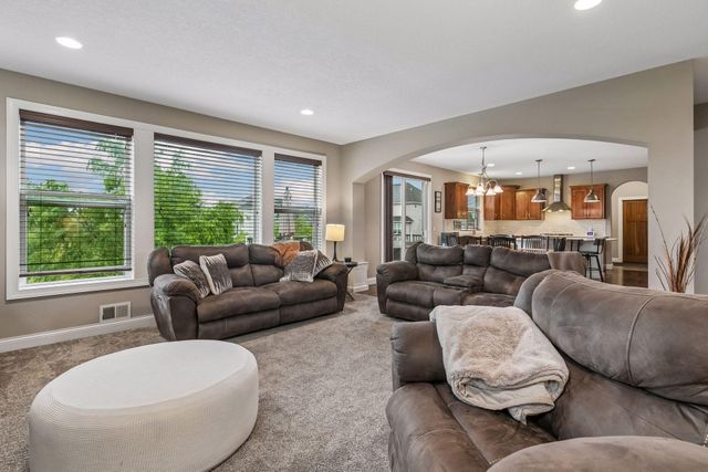 10412 Oregon Avenue N, Brooklyn Park, MN 55445