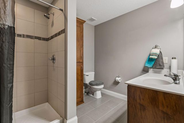10412 Oregon Avenue N, Brooklyn Park, MN 55445