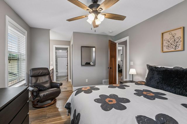 10412 Oregon Avenue N, Brooklyn Park, MN 55445