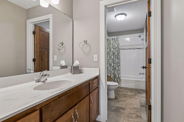 10412 Oregon Avenue N, Brooklyn Park, MN 55445