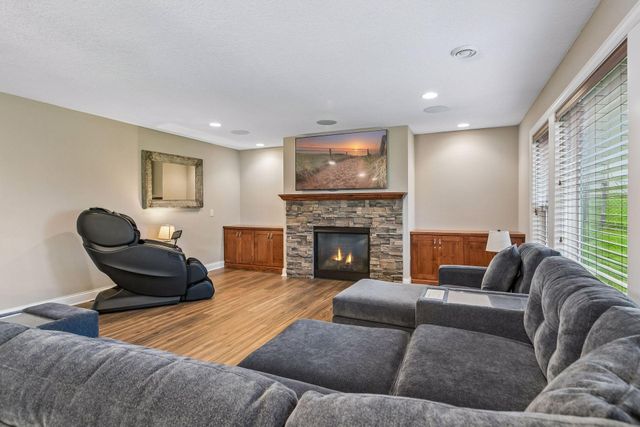 10412 Oregon Avenue N, Brooklyn Park, MN 55445