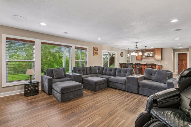 10412 Oregon Avenue N, Brooklyn Park, MN 55445