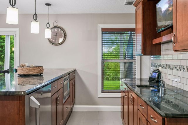 10412 Oregon Avenue N, Brooklyn Park, MN 55445