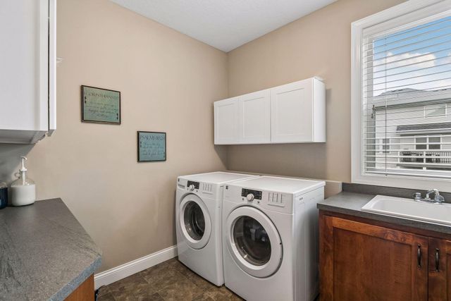 10412 Oregon Avenue N, Brooklyn Park, MN 55445