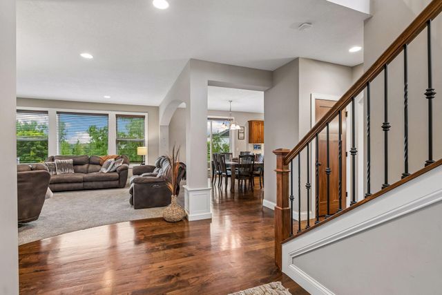 10412 Oregon Avenue N, Brooklyn Park, MN 55445