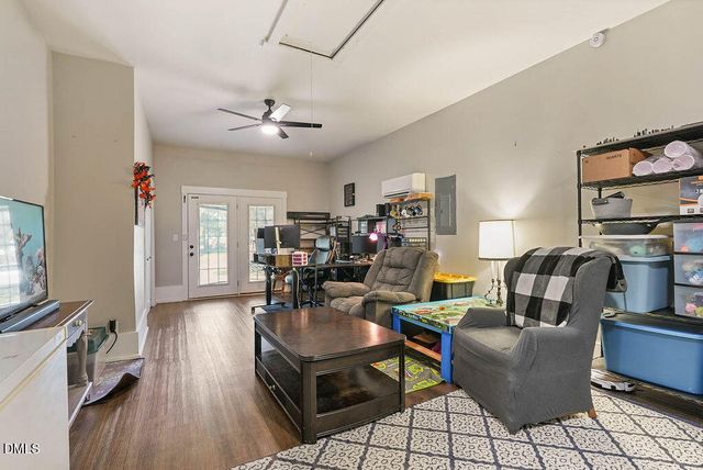 90 Oakridge Avenue, Spring Lake, NC 28390