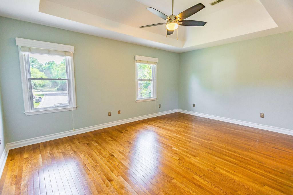 Image 13 of property listing at 5567 Gallatin Lane, North Charleston, SC 29420