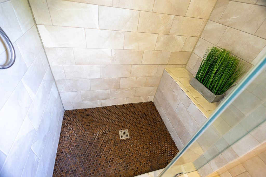 Image 15 of property listing at 5567 Gallatin Lane, North Charleston, SC 29420