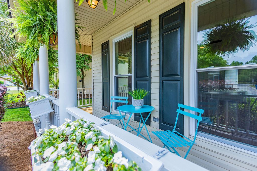 Image 2 of property listing at 5567 Gallatin Lane, North Charleston, SC 29420