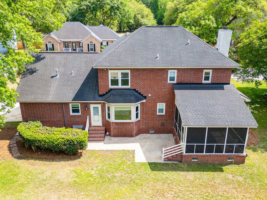 Image 22 of property listing at 5567 Gallatin Lane, North Charleston, SC 29420