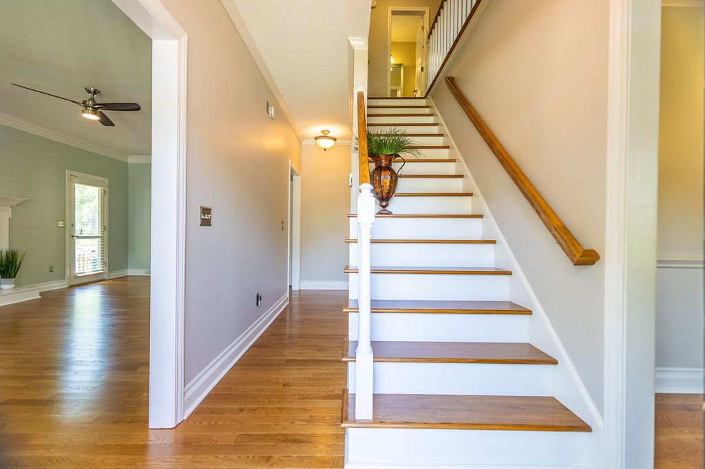 Image 7 of property listing at 5567 Gallatin Lane, North Charleston, SC 29420