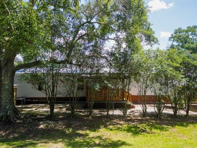 144 Harlan Davis Rd., Lumberton, MS 39455