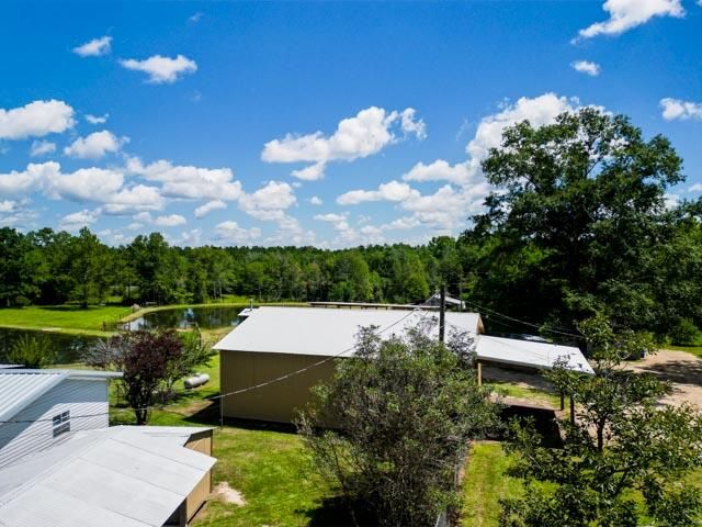 144 Harlan Davis Rd., Lumberton, MS 39455